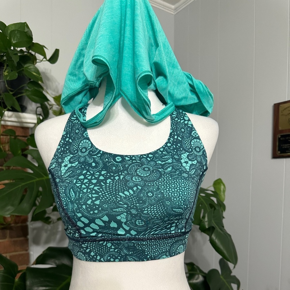 (Price firm) Lululemon Twisted back tank top size 4 excellent condition - Picture 5 of 6